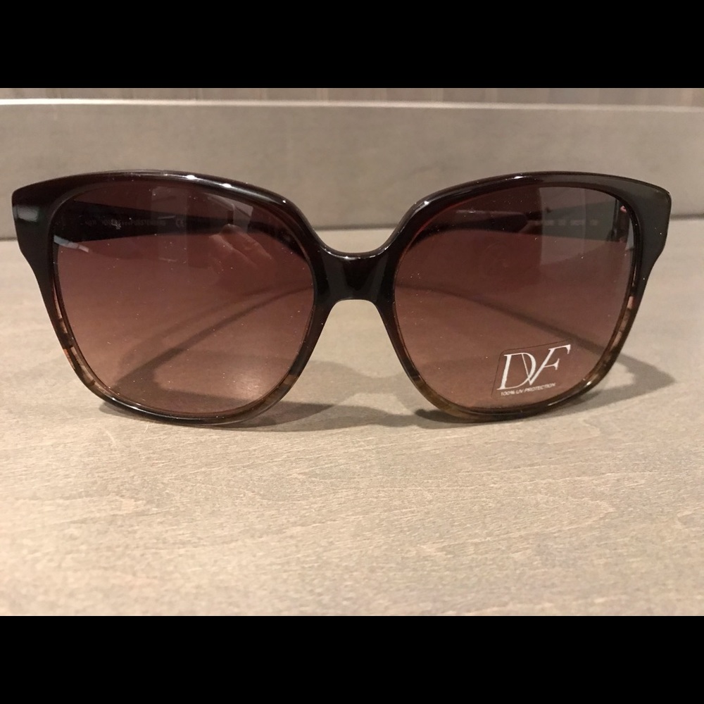 BRAND NEW Diane von furstenberg brown sunglasses
